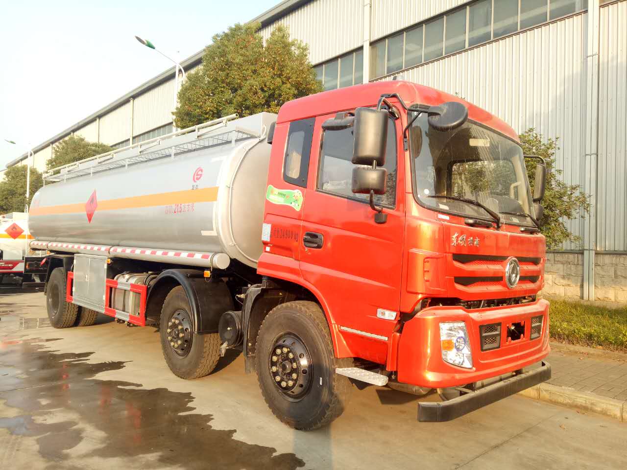 錫林郭勒盟二連浩特陜汽德龍25噸油罐車 可按揭分期，車到付款的可靠選擇